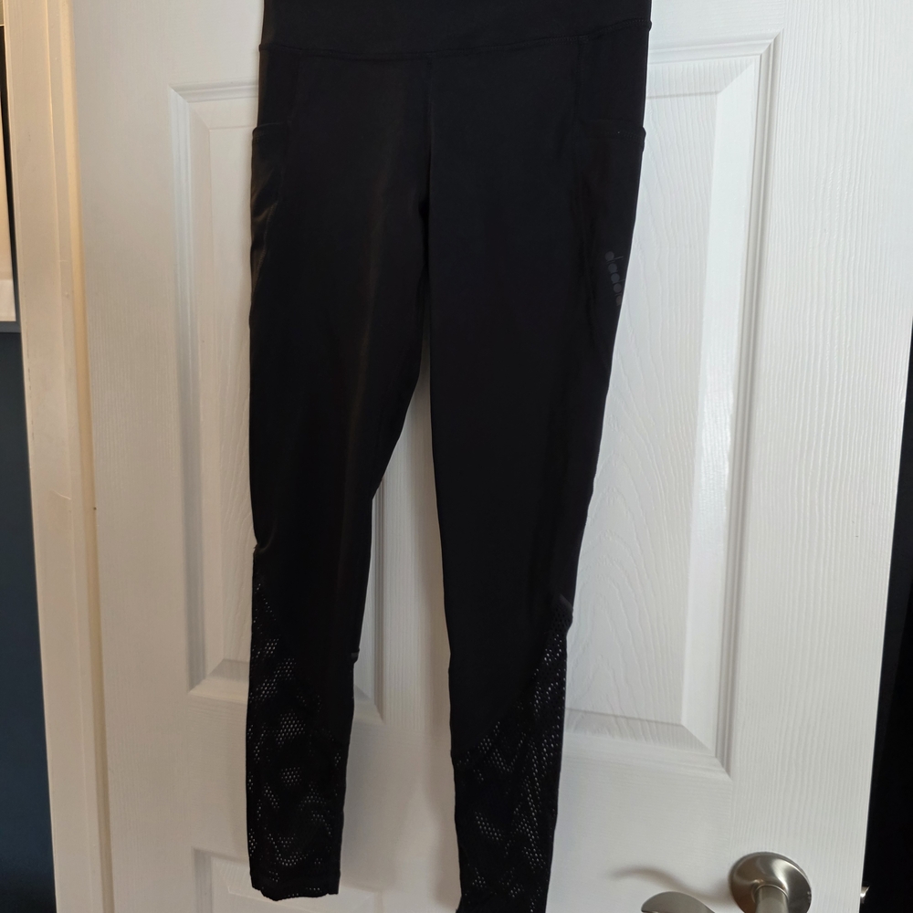 Diadora Black High-Rise Leggings With Side Pockets